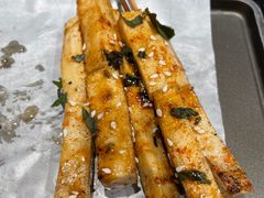 -何妹湿辣牛肉·粤式烧烤砂煲(桂雅路店)