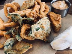-ROAST coffee & eatery