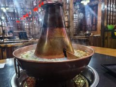 -果松木炭酸菜铜火锅·外婆参鸡汤