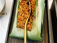 芭蕉叶包烧干巴菌炒饭-沿途四季·云南菜·诗酒茶(蓝色港湾店)