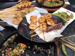 -何师烧烤·香辣蟹·川菜·30年老品牌(太古里旗舰店)