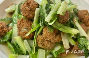 Green Vegetable Braised Mung Bean Balls