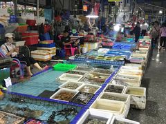 -霞涌市场海鲜摆卖区