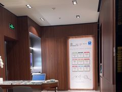 -LensCrafters亮视点·OAKLEY精选(静安嘉里中心店)