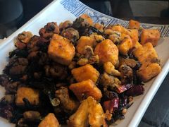 -云海肴·汽锅鸡·云南菜(天山百盛优客店)