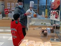 面包甜点陈列柜-西村叔叔的店·面包·甜品·蛋糕(清河万象汇店)