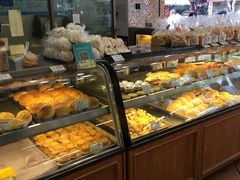 面包甜点陈列柜-赞记龙凤礼饼(广州市二宫向群宾馆店)