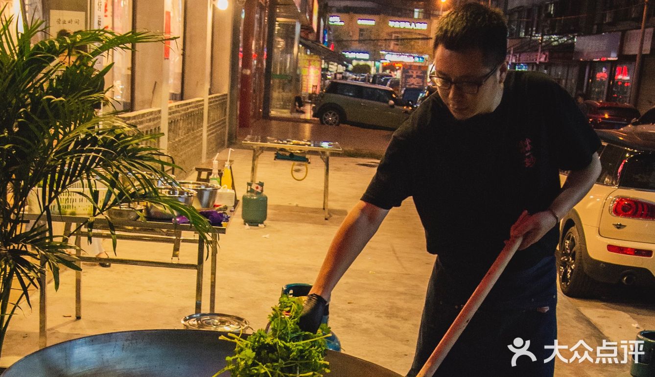 乐山·藏在社区楼里的火锅店