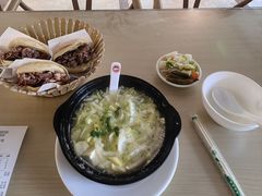 -闫家驴肉老店(华电一校店)