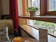 靠窗位-雕刻时光咖啡馆(南院门店)