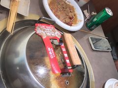 -锅飘飘·东北铁锅炖(雨花客厅店)