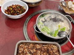 -香猪美食(洛香店)