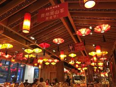 大堂-野山舂·贵州现舂酸汤火锅(鸿通城店)