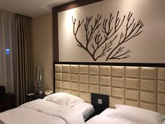 -昆明朗威酒店(昆明站火车站双桥夜市风情街店)