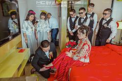 -现代经典婚纱摄影