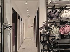 -UNDER ARMOUR(新燕莎奥莱店)