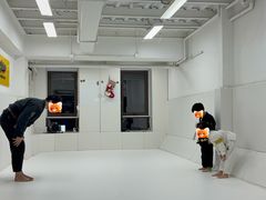 -菠萝格斗巴西柔术训练馆