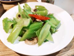 口蘑炒芥菜-小放牛炒菜馆(军校店)