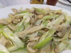 -南渝食府.墨脱石锅松茸鸡