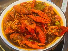 -虾弄弄海派小龙虾·牛羊蝎子火锅