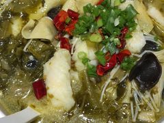 -渝是乎酸菜鱼(龙旗购物中心店)