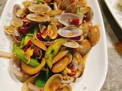 葱姜炒花甲-四川小胡子海鲜(丁村万人海鲜广场店)