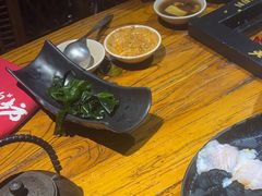 -老牌坊云南鱼豆花火锅(爱建店)