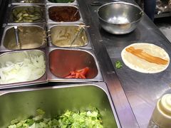 自助调料区-YallaYalla丫拉中东料理小吃·清真(太古里店)