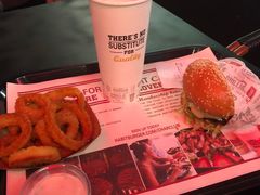-The Habit Burger Grill 哈比特汉堡(世博店)
