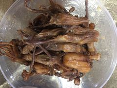 卤鸭舌-蓝精灵饺子店