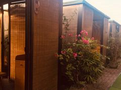 -冰冰龙虾·江湖菜·花园江景餐厅