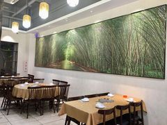 -胡须哥网红竹筒菜