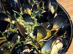 -ROAST coffee & eatery