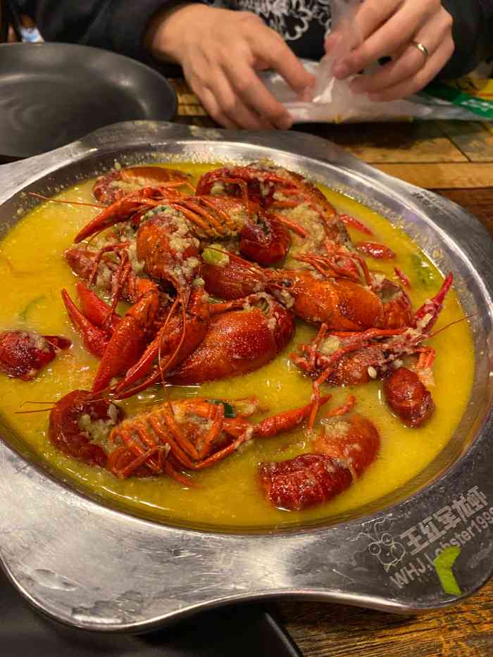 王红军龙虾(新民路超级店)-"记得2018年第一次去新民路吃龙虾,一排.