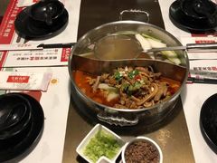 -左庭右院鲜牛肉火锅(金山万达店)