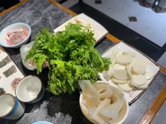 -景明轩•养生酸汤鱼火锅 云贵鲜菌 现舂野果酸汤(王寨小区店)
