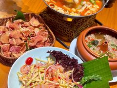 -老滇山寨•云南特色菜•地方菜•民族风情歌舞表演(金碧店)