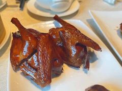 脆皮烧乳鸽-御宝轩(益丰·外滩源店)