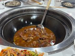 -哈尔滨烧烤·山河村铁锅炖(交大店)