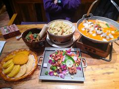 -老滇山寨•云南特色菜•地方菜•民族风情歌舞表演(金碧店)