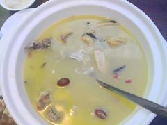岩耳土鸡汤-唐师傅湘西名菜馆(武陵路店)
