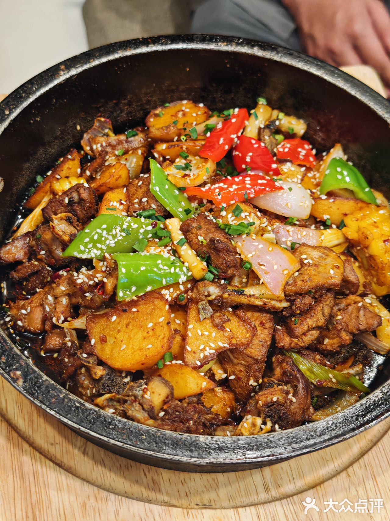 来青海旅游一定要吃这家土豆炕牛肉
