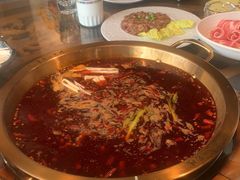-小天鹅火锅·一线江景洪鼎旗舰店(洪崖洞店)
