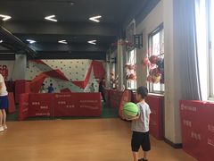 -悦动体能篮球羽毛球网球(三里河店)