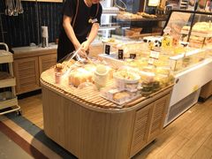 面包甜点陈列柜-皇家美孚·蛋糕外送(东部佳世客店)