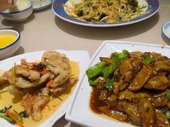 -老码头黑皮肘子锅包肉(赣水路店)
