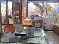 -光明眼镜·蔡司授权(徐泾店)