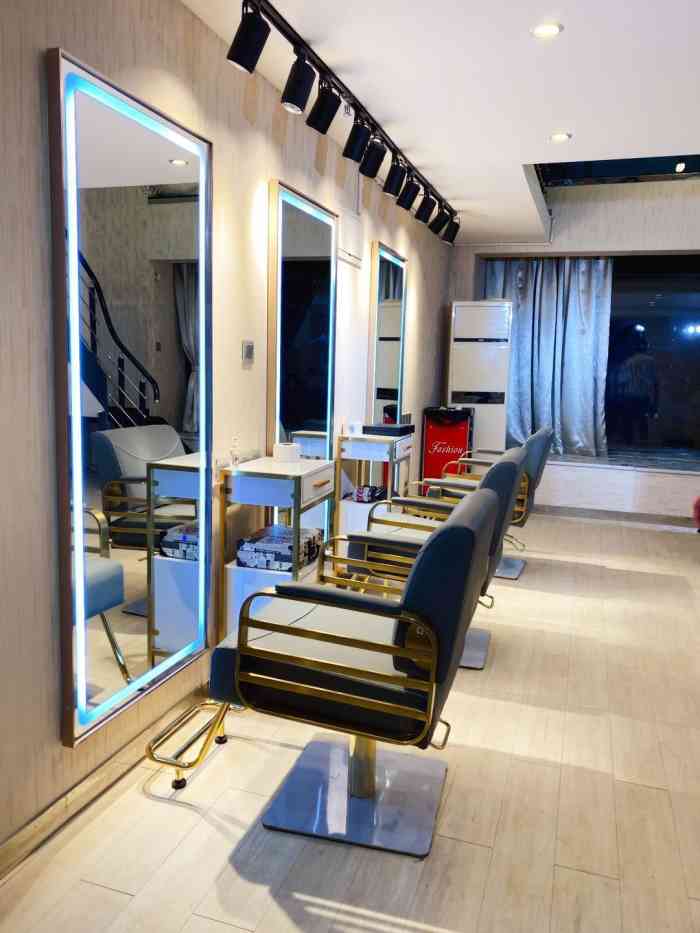 东尼造型 美发工作室-"【项目】剪发嗯,就是随便找了一家离家比.