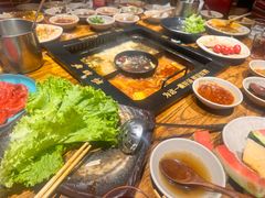 -老牌坊云南鱼豆花火锅(爱建店)