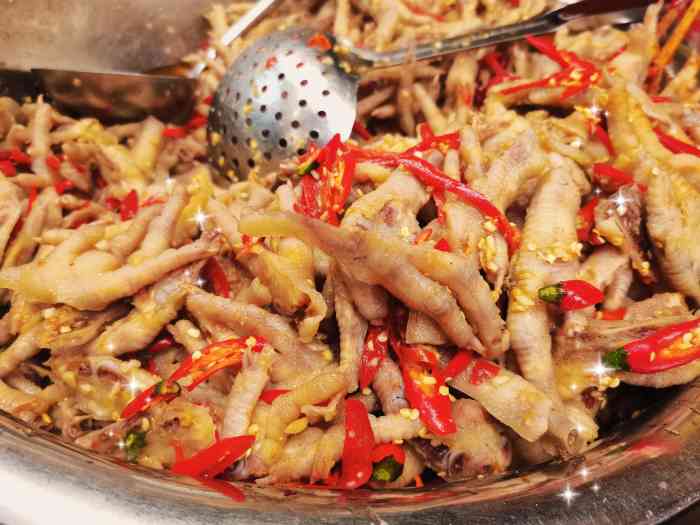 嘉州九妹凤爪(乐山总店)-"被抖音种草,正好在附近,结果一进去好多好.